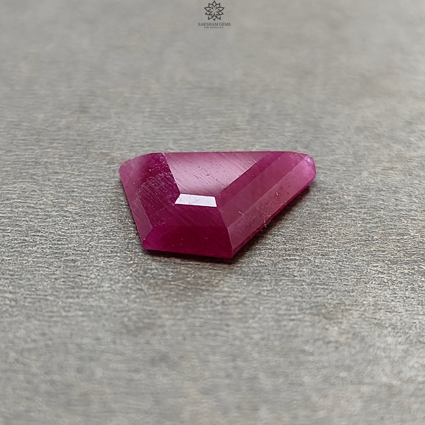 Ruby Gemstone Step Cut : 8.30cts Natural Untreated Unheated Red Ruby Trapezium Shape 14*16mm 1pc